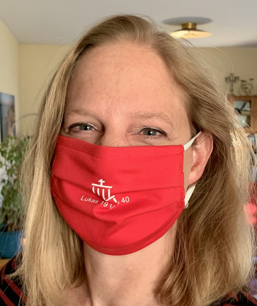 Masken mit Botschaft